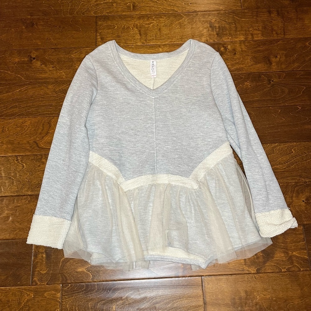 Anthropologie Amadi Nutcracker French Terry Sweatshirt V Neck Sweater Gray M
